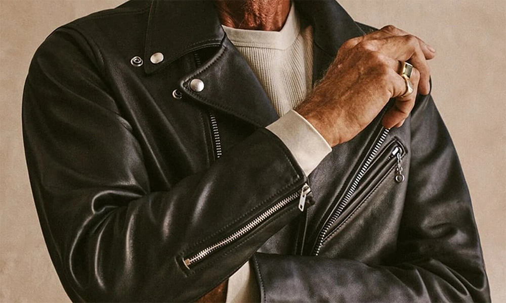 Zipped black grain leather image